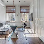 New! Luxury Old Town