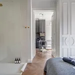 New! Luxury Old Town Apartment