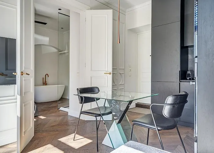 New! Luxury Old Town *