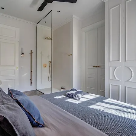 New! Luxury Old Town *