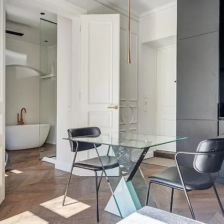 New! Luxury Old Town *